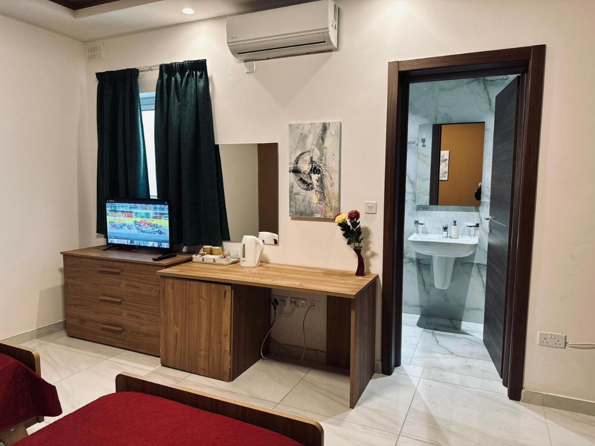 Seaside Accomodation Marsaskala Esterno foto